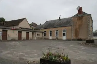 Village Sarthois, dans le Perche, Prévelles se situe en région ...