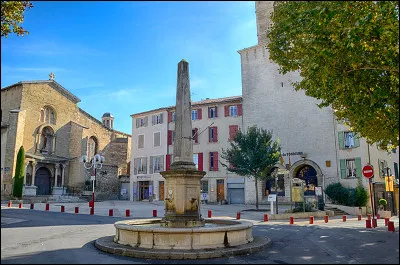 Quelle est cette ville de 20 000 habitants situ&eacute;e dans le sud-est du d&eacute;partement, dans la vall&eacute;e de la Durance ?