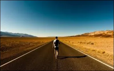 "On avance" d'Alain Souchon : Est-ce une chanson des années 80 ?