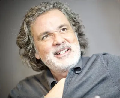 Qui est ce cinéaste français, réalisateur du film ''La Nouvelle Guerre des boutons'' ?