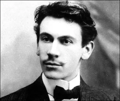 Qui est cet écrivain français, auteur du roman ''La Guerre des boutons'' ?