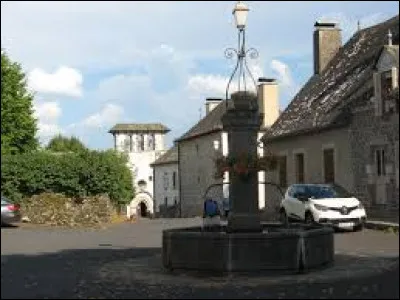 Je vous emmène maintenant en Auvergne-Rhône-Alpes, à Escorailles. Petit village de 80 habitants, dans l'arrondissement de Mauriac, il se situe dans le département ...