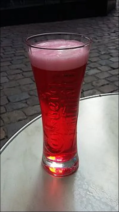 La distance d'un grand prix de F1 est comprise entre 305 km et 310 km. Sauf un seul. Lequel ?