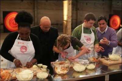 Quelques phrases assassines ont dj t lances par certains membres du jury. Ds lors l'mission MasterChef est compare  l'mission. .