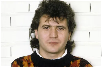 De quelle chanson de Daniel Balavoine sont extraites les paroles ''Je m'pr&eacute;sente, je m'appelle Henri'' ?