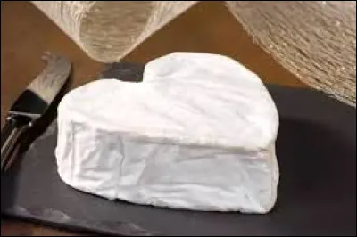 Ce fromage a la particularité d'avoir une forme en coeur.