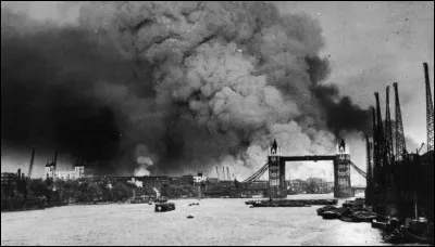 Laquelle de ces villes n'a jamais été bombardée pendant la Première Guerre mondiale ?