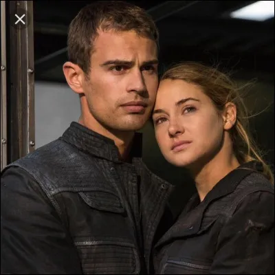 Dans quel tome Tris et Quatre sembrassent-ils pour la première fois ?