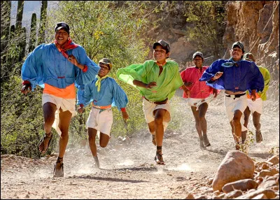 Chez les petits, j'incarne souvent un jeu de poursuite. Par ailleurs, quand je ne suis pas là, cela signifie que les rues sont vides. Je suis...