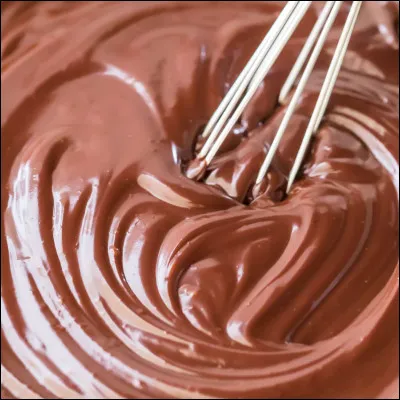 Comment s'appelle la garniture crémeuse qui se trouve parfois dans un chocolat ?