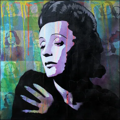 Où Édith Piaf entame-t-elle sa carrière de music-hall ?