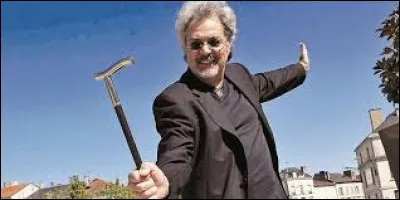 Quelle est la nationalité du chanteur de l'incontournable tube disco "Born To Be Alive" ?