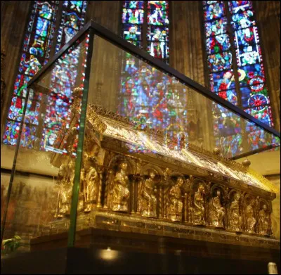 La Châsse de l'Empereur Charlemagne (747-814) est placée dans le coeur de la cathédrale d'Aix-en-Provence.