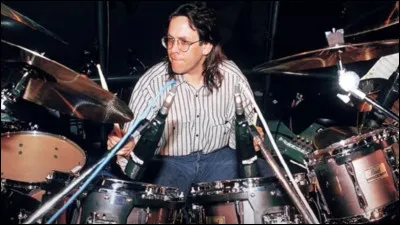 Et pour finir, qui est ce batteur ?