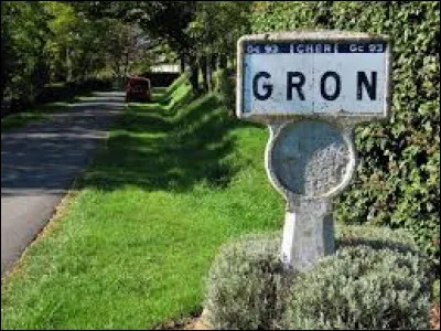 Nous sommes maintenant à l'entrée de Gron. Village Berrichon, il se situe en région ...