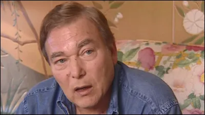 Qui est ce réalisateur du film ''Radio Corbeau'' ?