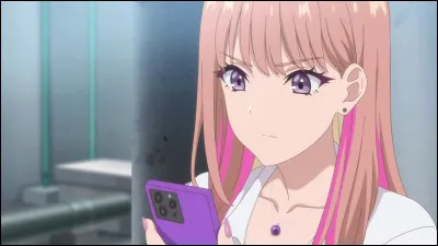 En réalité, la meilleure amie de Luna, Nicole, est amoureuse d'elle.