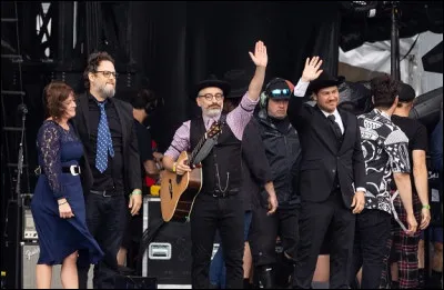 Complétez le nom de ce groupe canadien, auteur de la chanson ''Chêne et roseau''. ''Les Cowboys...''.