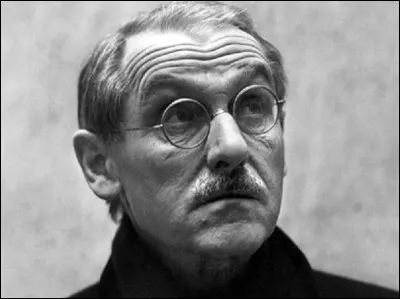 Qui est ce dramaturge français, auteur de la fable ''Le Chêne et le Roseau'' ?