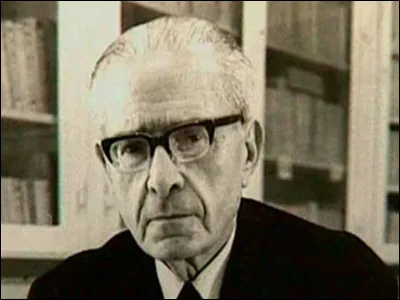 Qui est cet écrivain, auteur du recueil de poèmes ''Le roseau et la source'' ?