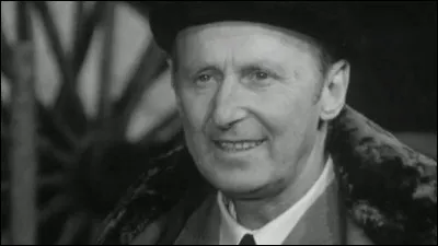 Comment le petit bal est-il selon le titre de la chanson de Bourvil ?