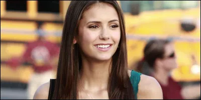 Quand Elena est sur le point de mourir, elle va boire le sang...