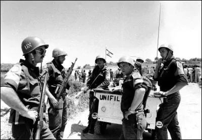 La première invasion du sud-Liban par Israël a lieu lorsque le gouvernement israélien de Menahem Begin (Likoud), pour riposter aux attaques sur les villes du Nord d'Israël organisées par l'OLP depuis le Liban, décide d'une offensive dans le sud du pays, c'est l'opération Litani. Elle vise à repousser les milices palestiniennes et à contrôler le fleuve Litani. Après plusieurs semaines en territoire libanais, les troupes israéliennes se retirent partiellement, laissant la région à l'armée du Liban sud. En quelle année était-ce ?