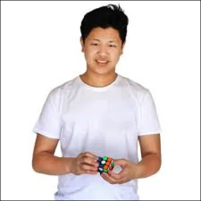 Quel est l'actuel record du monde pour la résolution d'un Rubik's cube 3x3x3 ? (5 octobre 2024)