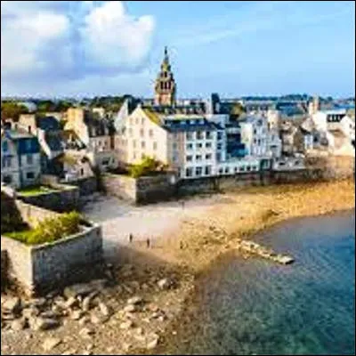 Quelle pratique médicale non conventionnelle a vu louverture de son premier institut à Roscoff en 1899 ?