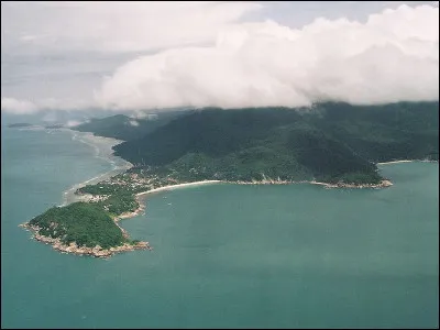 Célèbre pour ses fêtes nocturnes très touristiques, Koh Pha Ngan est une île dépendant...