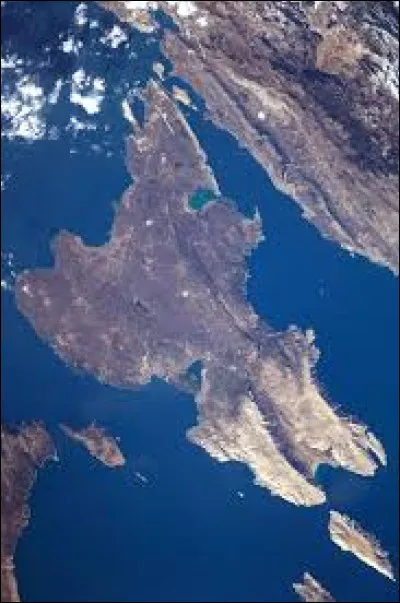 Située sur la côte dalmate, en mer Méditerranée, l'île de Krk appartient...