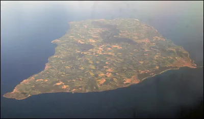 Située en mer Baltique et occupée par les Vikings, l'île de Bornholm dépend...