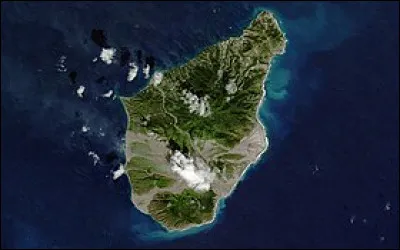 Située dans les Antilles, au Nord de la Guadeloupe, Montserrat est une île appartenant...