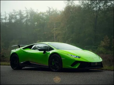 Quelle est la marque de cette voiture ?