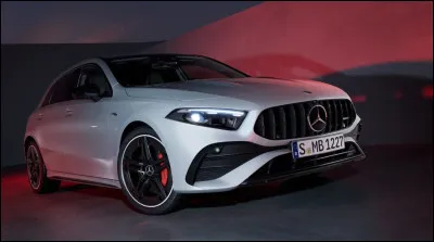 Quelle est la marque de cette voiture ?