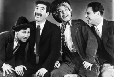 Lequel ne faisait PAS partie des ''Marx Brothers'', troupe théâtrale célèbre) ?