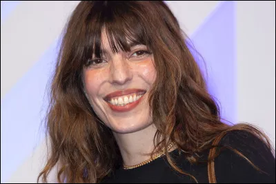 Qui est cette actrice qui joue le rôle de ''Angélique'' dans le film ''Sisters'' ?