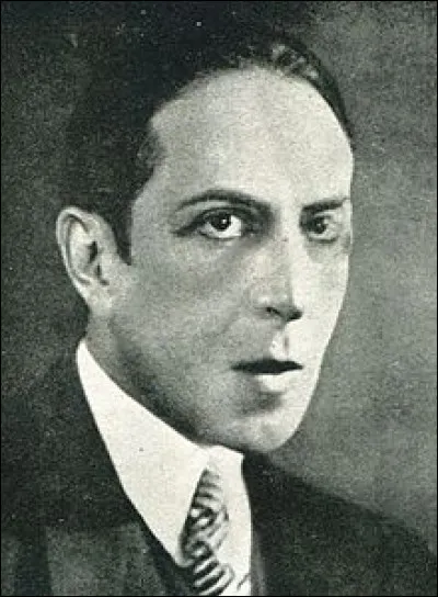 Le lieu où l'on fait blanchir la cire, en l'exposant au soleil et à la rosée a pour nom...