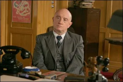 Dans ce téléfilm sorti en 2004, il est linspecteur Blot qui enquête sur les sinistres activités de la Gestapo française à Paris :