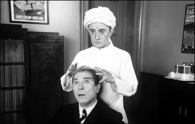 Il est "Monsieur Albert" dans ce premier film de Gérard Krawczyk, sorti en 1986 :