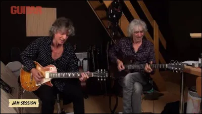 Qui est ce c&eacute;l&egrave;bre guitariste de blues rock avec qui Bertignac partage souvent la sc&egrave;ne ?
