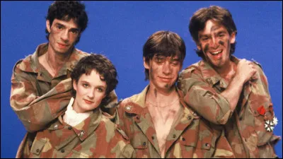 Quel est le titre de la chanson qu'il a écrite, composée et chantée avec le groupe ?