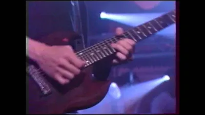 Comment s'appelle la chanson qu'il a écrite en hommage à la guitare ?