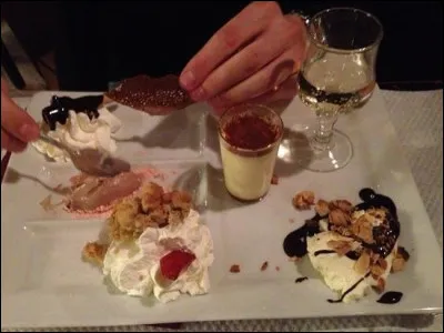 Cet habitant d'un village voisin de Lapleau s'empêtre dans une situation désagréable ou ennuyeuse, Que fait-il ?