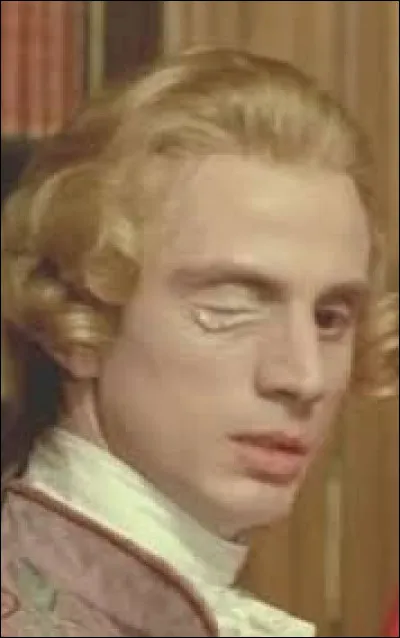 Passons à son uvre cinématographique. Dans la comédie dramatique ''Que la fête commence'', film de 1974 de Bertrand Tavernier, de quel roi de France joue-t-il le valet ?