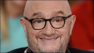 Il a vu le jour dans une commune des Hauts-de-Seine qui se nomme...