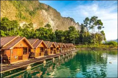 Il sagit du parc naturel de Thaïlande disposant de la plus vieille forêt tropicale du monde.