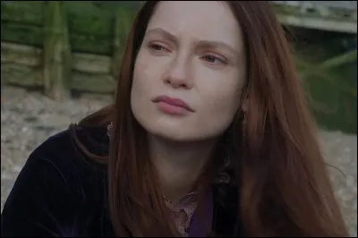 Quelle actrice joue Sarah Chapman ?