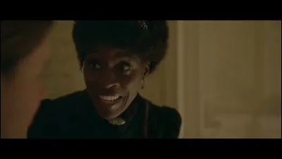 Quelle actrice joue Mira Troy ?