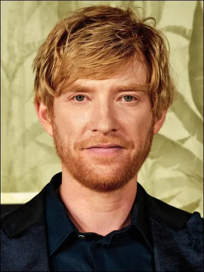 Quel frère de Ron Weasley est joué par Domhnall Gleeson ?
